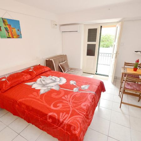 Leut Stone Residence Τίβατ Δωμάτιο φωτογραφία